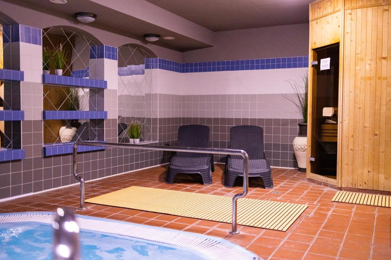 Hotel Zatisi ชปินด์เลอรูฟ มลิน ภายนอก รูปภาพ