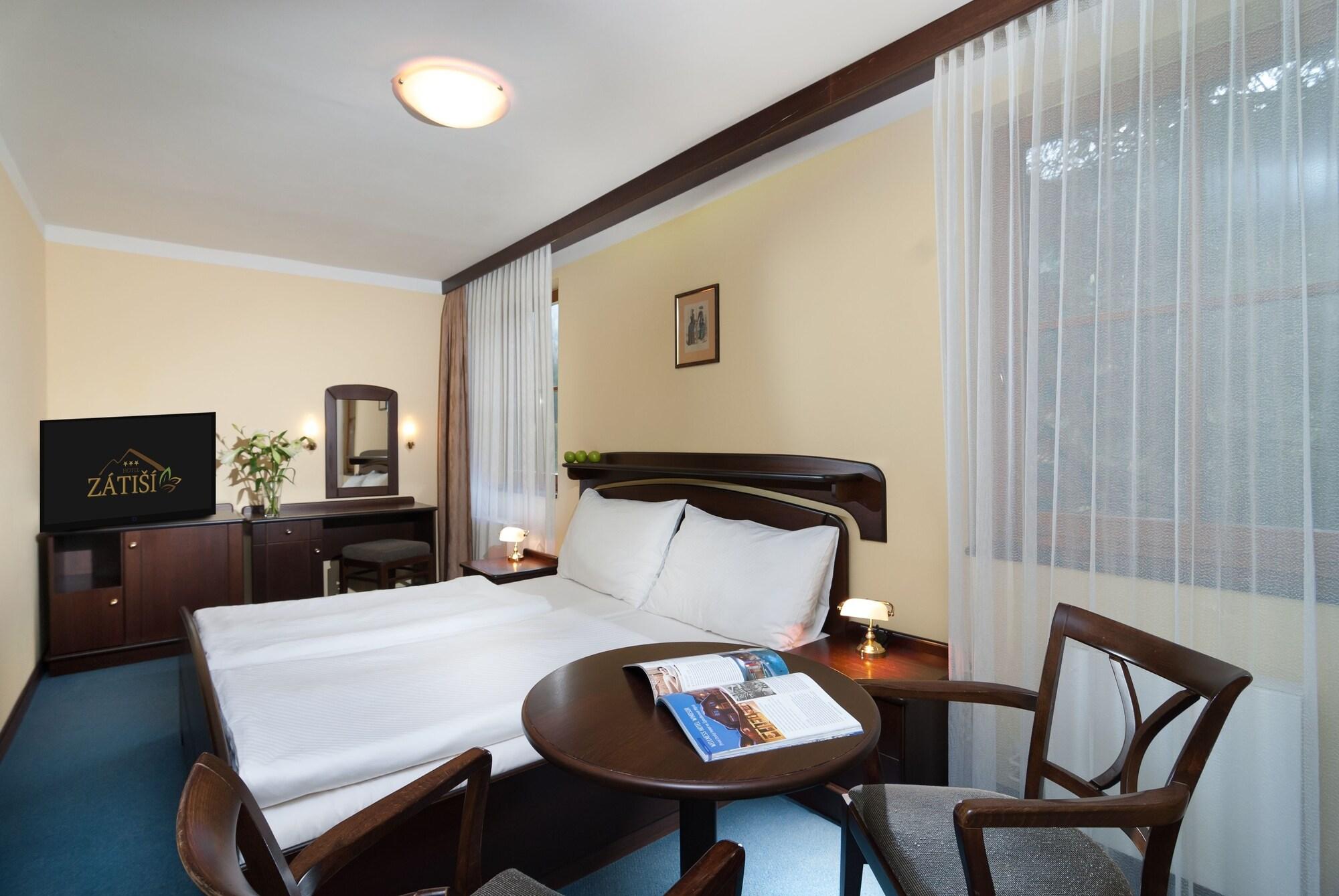 Hotel Zatisi ชปินด์เลอรูฟ มลิน ภายนอก รูปภาพ