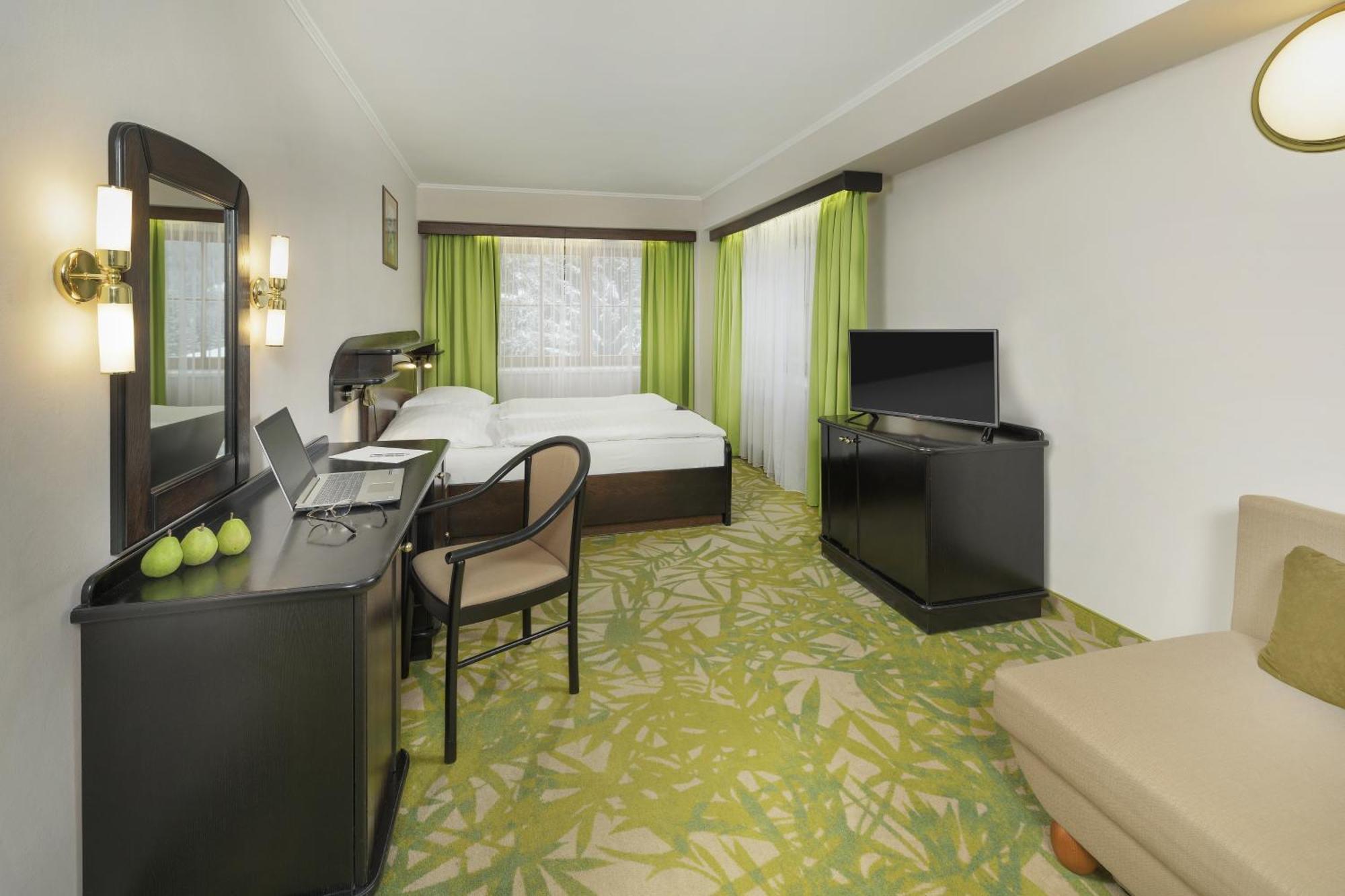 Hotel Zatisi ชปินด์เลอรูฟ มลิน ภายนอก รูปภาพ