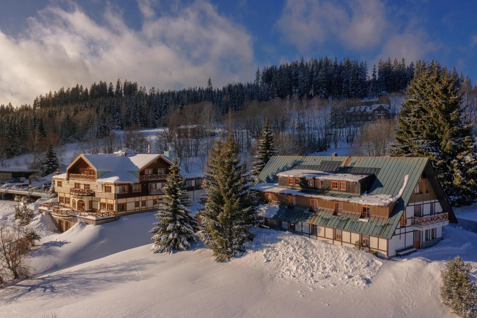 Hotel Zatisi ชปินด์เลอรูฟ มลิน ภายนอก รูปภาพ