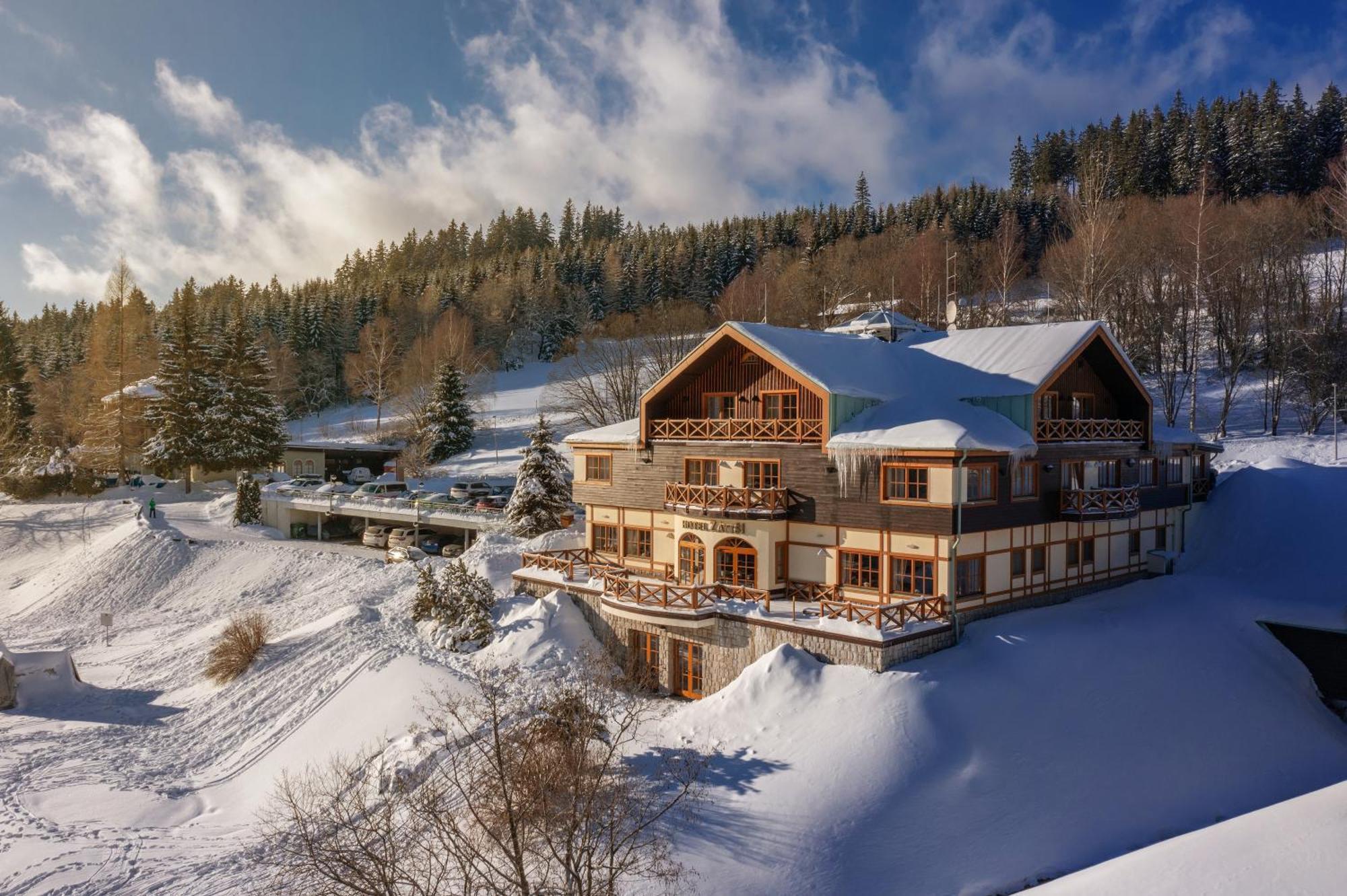 Hotel Zatisi ชปินด์เลอรูฟ มลิน ภายนอก รูปภาพ