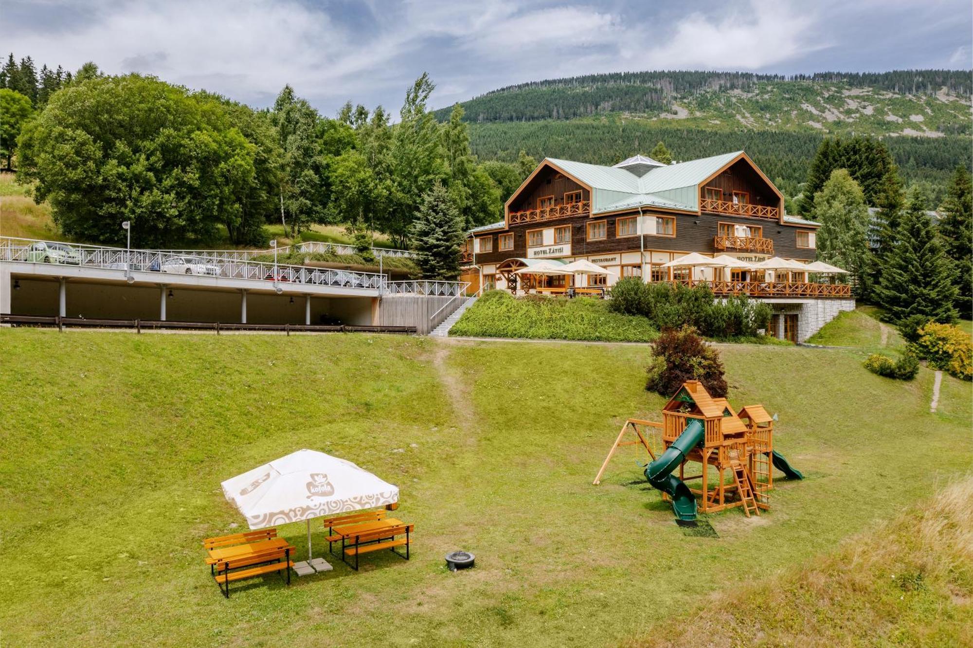 Hotel Zatisi ชปินด์เลอรูฟ มลิน ภายนอก รูปภาพ