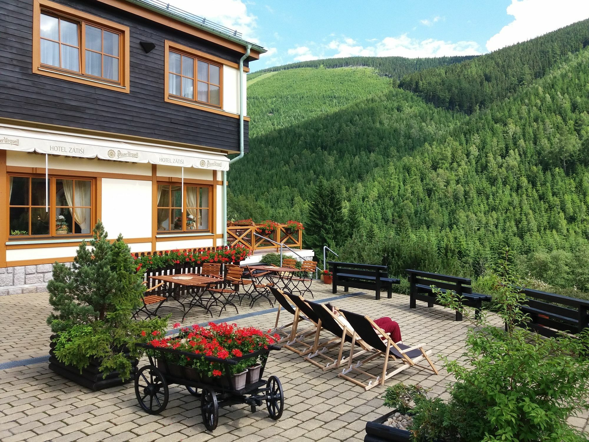 Hotel Zatisi ชปินด์เลอรูฟ มลิน ภายนอก รูปภาพ