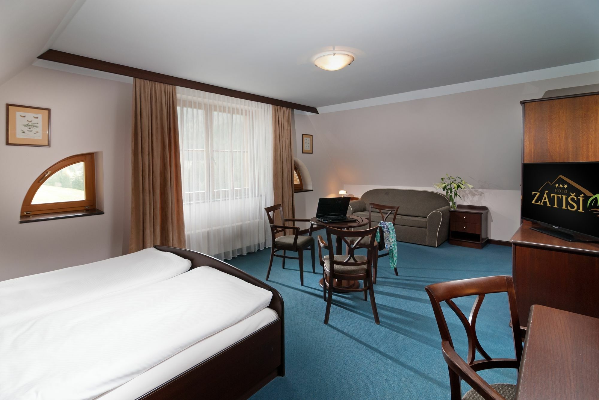 Hotel Zatisi ชปินด์เลอรูฟ มลิน ภายนอก รูปภาพ
